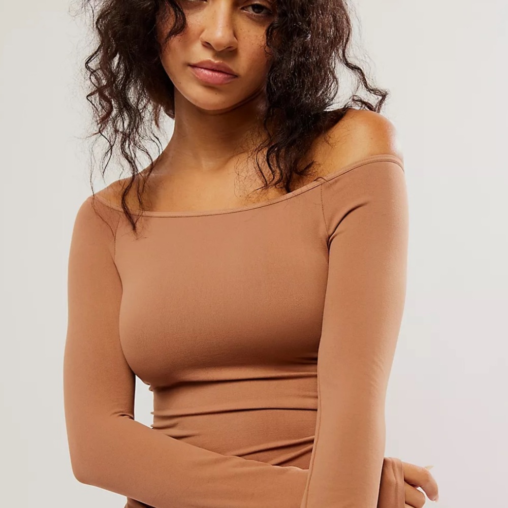NWOT Free People Off The Shoulder Long-Sleeve Raw Umber (nutmeg) Size M/L (8-14) - Picture 1 of 6